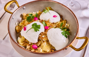 Pasta with cottage cheese, crispy bacon